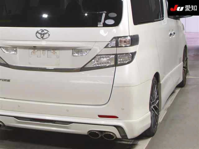 TOYOTA VELLFIRE 2010