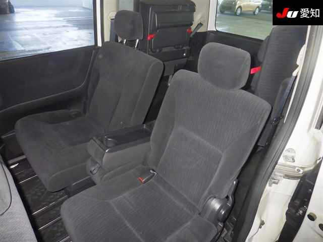 NISSAN SERENA 2010