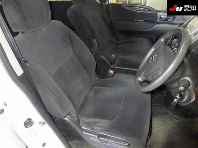 NISSAN SERENA 2010
