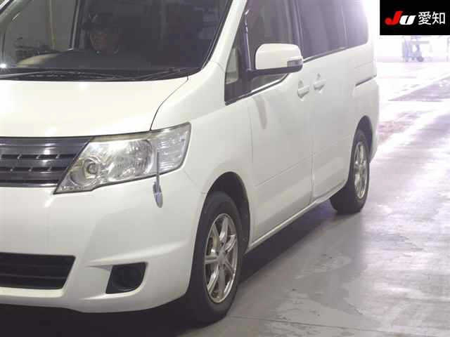 NISSAN SERENA 2010