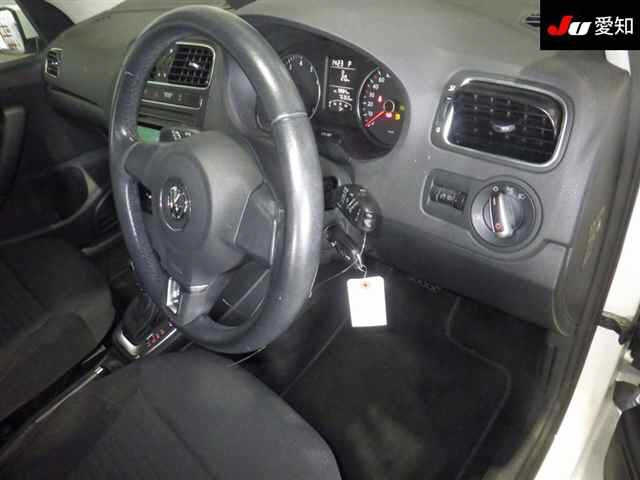 VOLKSWAGEN POLO 2014