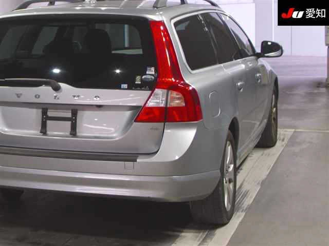 VOLVO V70 2008