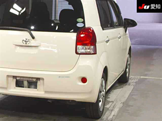 TOYOTA PORTE 2012