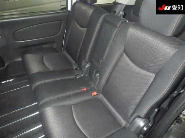 NISSAN SERENA 2010
