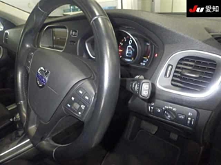 VOLVO V40 2013