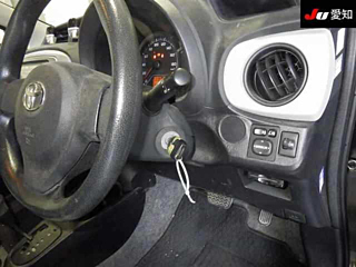 TOYOTA VITZ 2013
