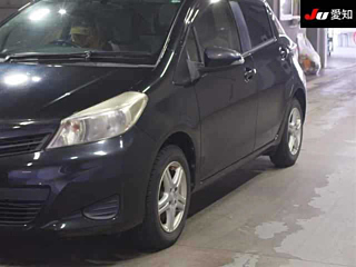 TOYOTA VITZ 2013