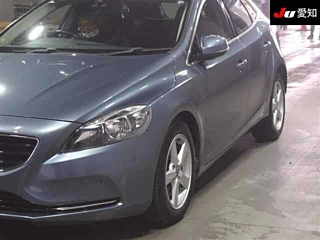 VOLVO V40 2013