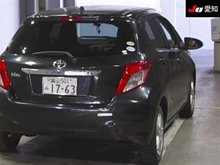 TOYOTA VITZ 2013