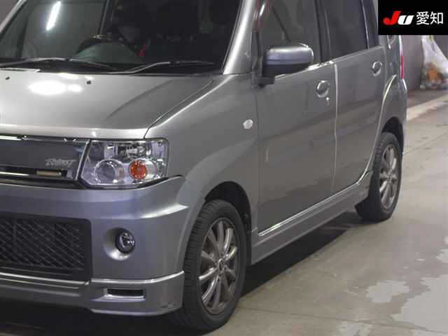 MITSUBISHI TOPPO 2010