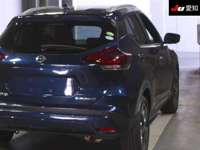 NISSAN KIX 2021