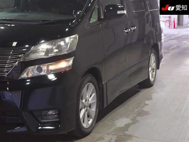 TOYOTA VELLFIRE 2011
