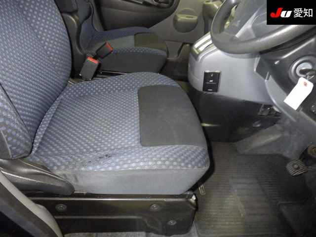 MITSUBISHI DELICA D3 2013