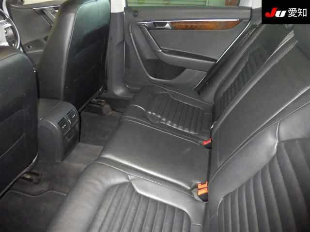 VOLKSWAGEN PASSAT VARIANT 2013