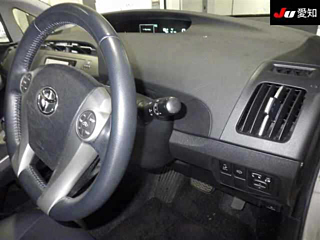 TOYOTA PRIUS 2012