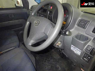 DAIHATSU HIJET VAN 2011
