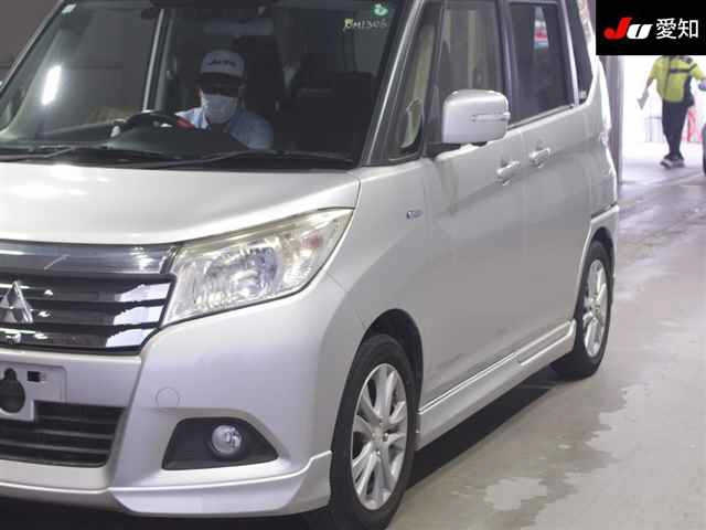 MITSUBISHI DELICA D2 2016