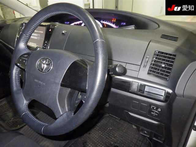 TOYOTA ESTIMA 2014