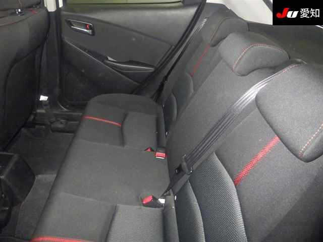 MAZDA DEMIO 2015