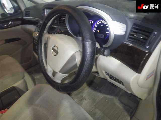 NISSAN ELGRAND 2010