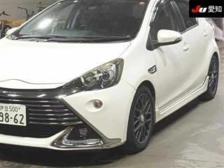 TOYOTA AQUA 2017