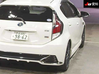 TOYOTA AQUA 2017