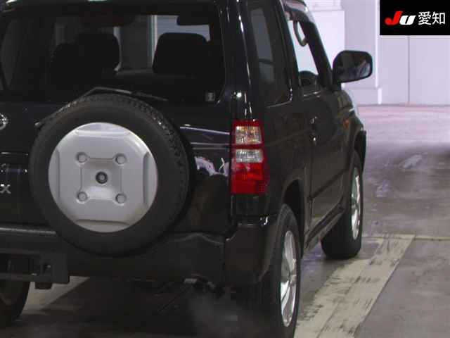 NISSAN KIX 2009