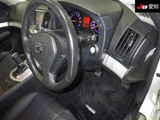 NISSAN SKYLINE 2009