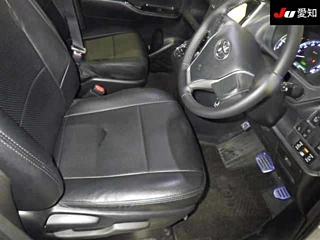 TOYOTA VOXY 2016