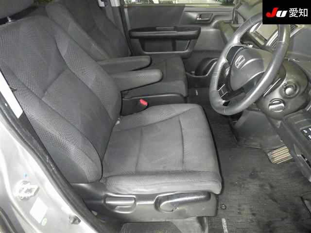 HONDA STEP WAGON 2011