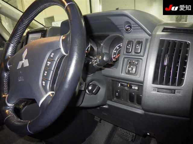 MITSUBISHI DELICA D5 2016
