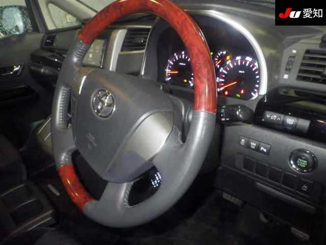 TOYOTA VELLFIRE 2010
