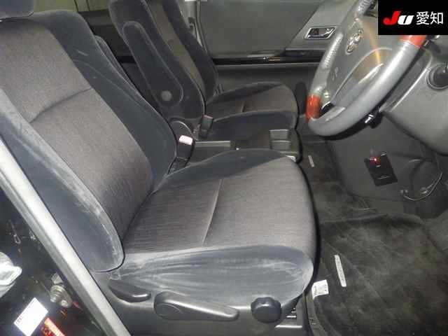 TOYOTA VELLFIRE 2010