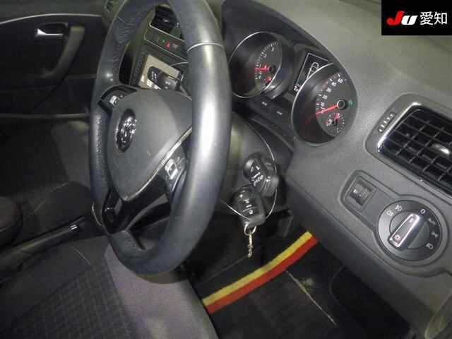 VOLKSWAGEN POLO 2017