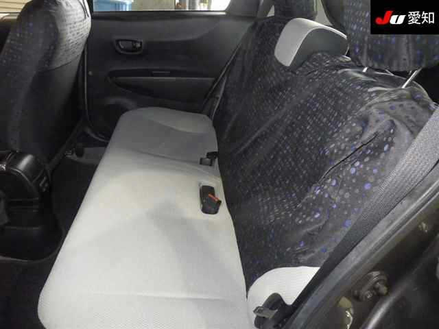 TOYOTA VITZ 2012