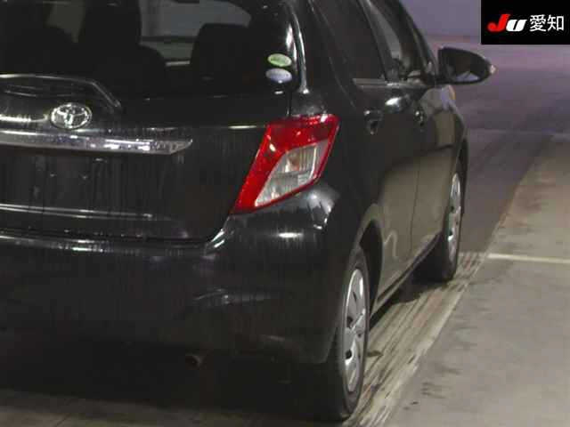 TOYOTA VITZ 2013