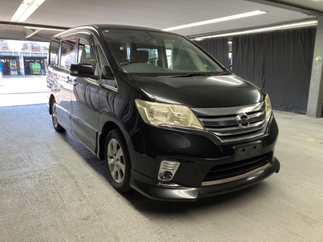 NISSAN SERENA 2011