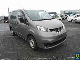 NISSAN NV200