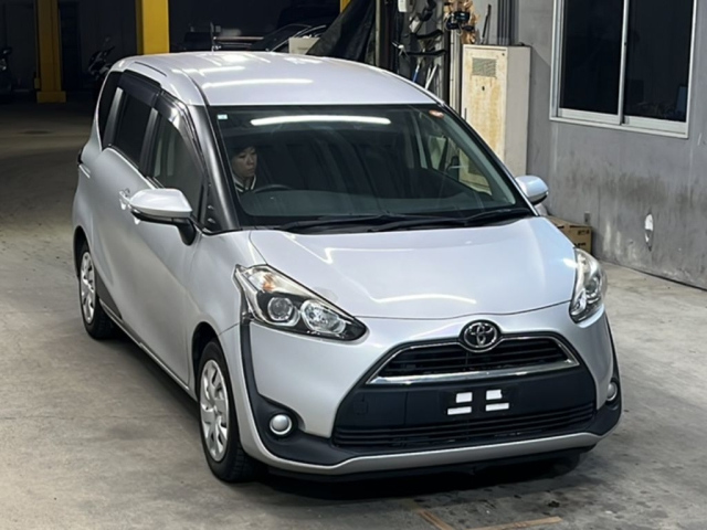 TOYOTA SIENTA 2017