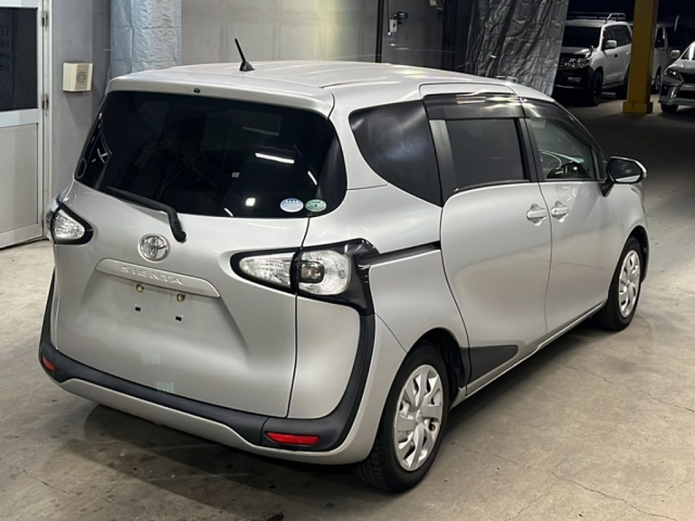 TOYOTA SIENTA 2017
