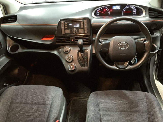 TOYOTA SIENTA 2017