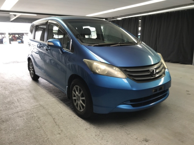 HONDA FREED 2011
