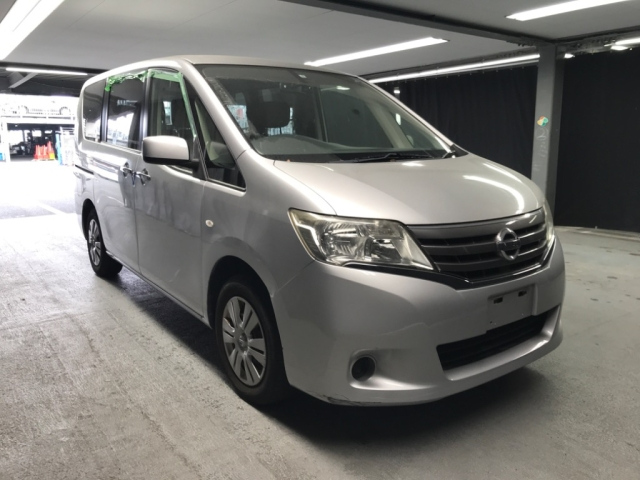 NISSAN SERENA 2011