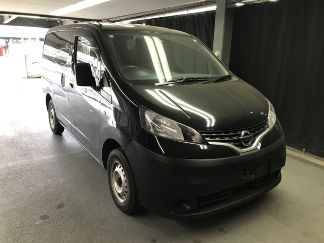 NISSAN NV200 2020