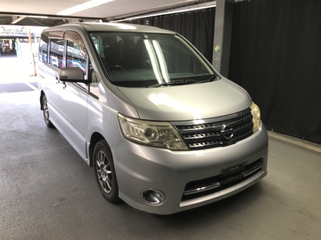 NISSAN SERENA