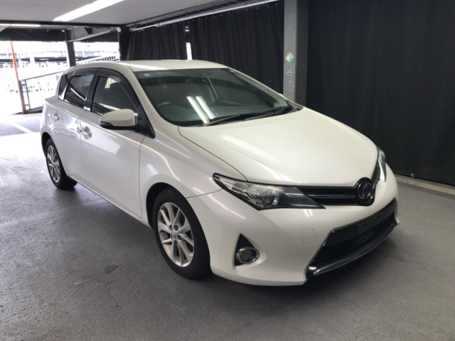 TOYOTA AURIS 2012