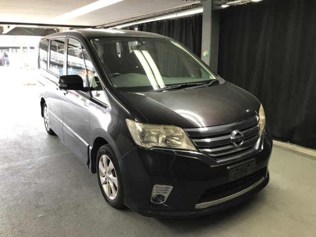 NISSAN SERENA 2010