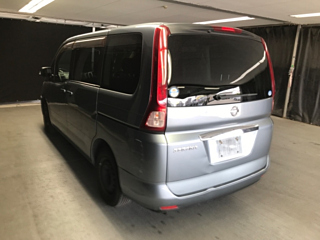NISSAN SERENA 2010