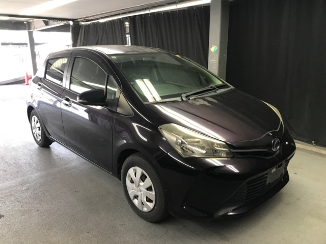 TOYOTA VITZ 2015