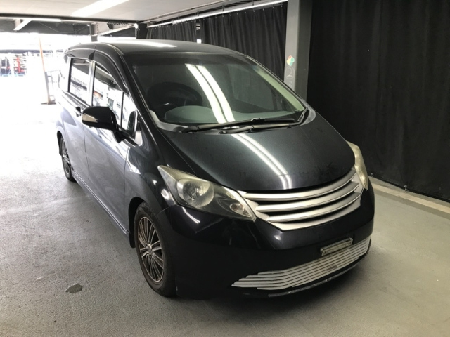 HONDA FREED 2011
